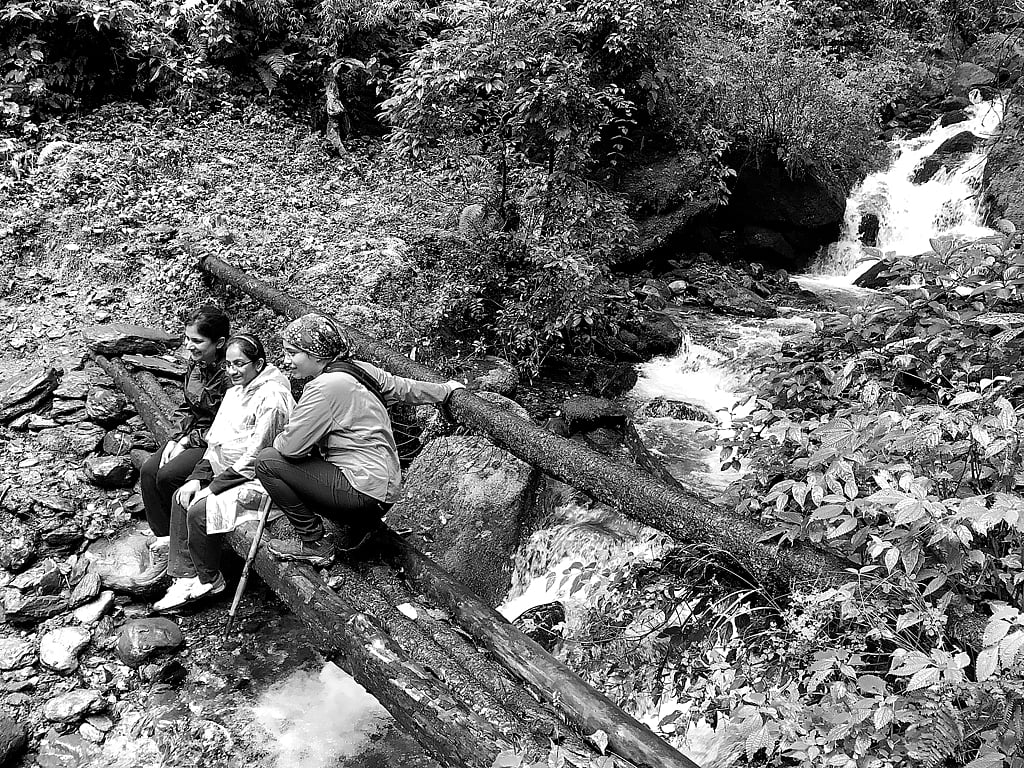 Crossing a stream on the Bhangeli-Gidara trail.