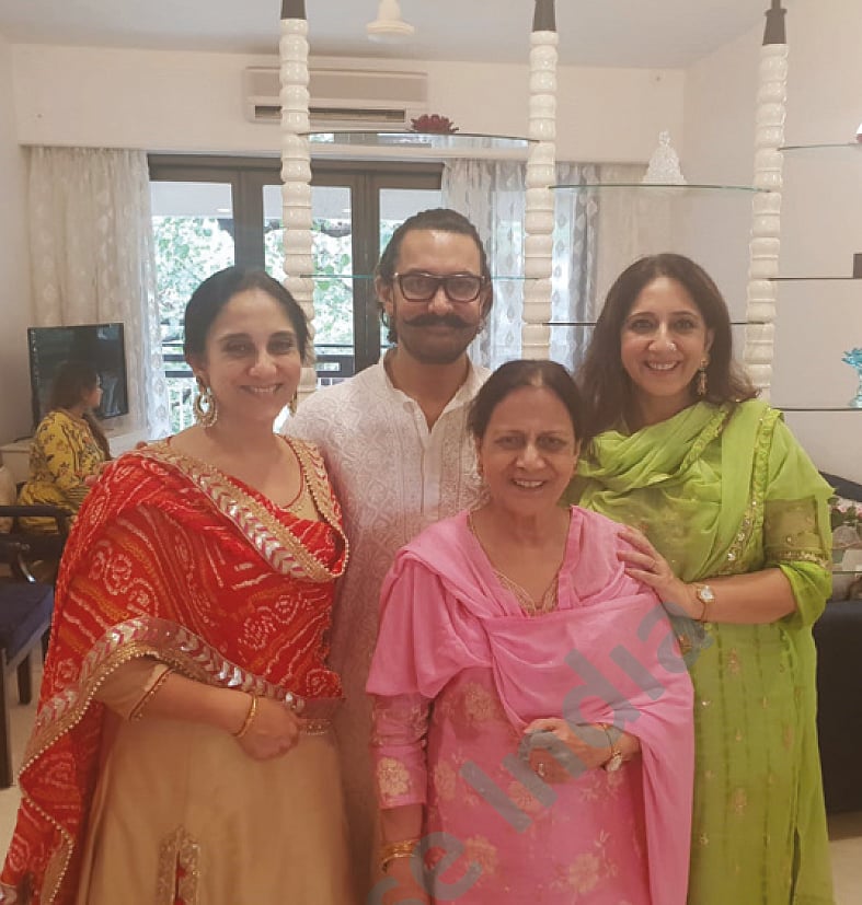 Aamir Khan with his mother.