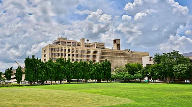 Shutterstock : Main Campus, IIT Delhi