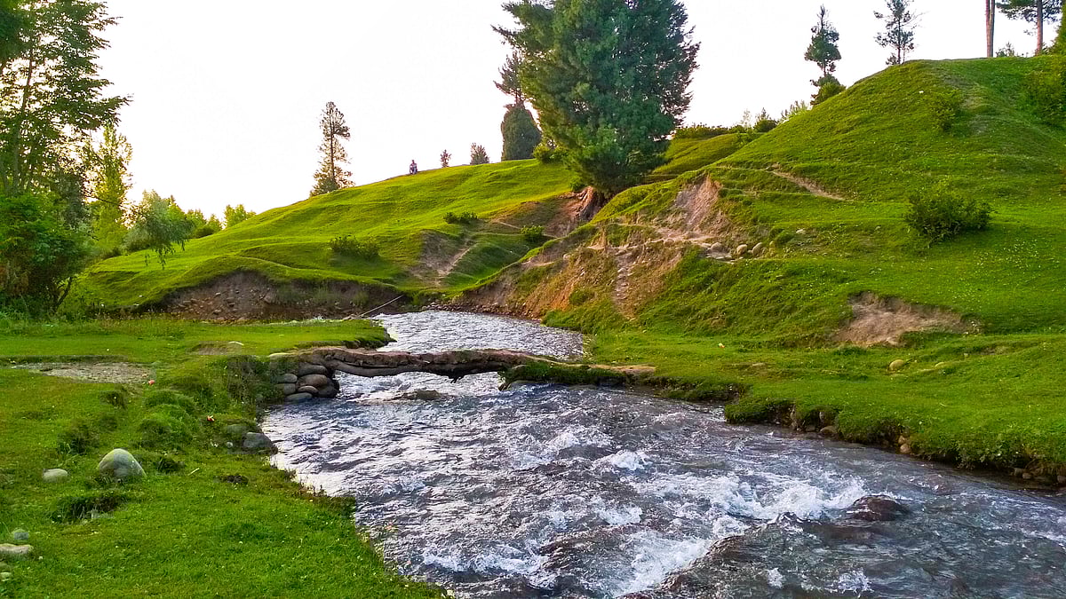 Doodhpathri is untouched by tourists