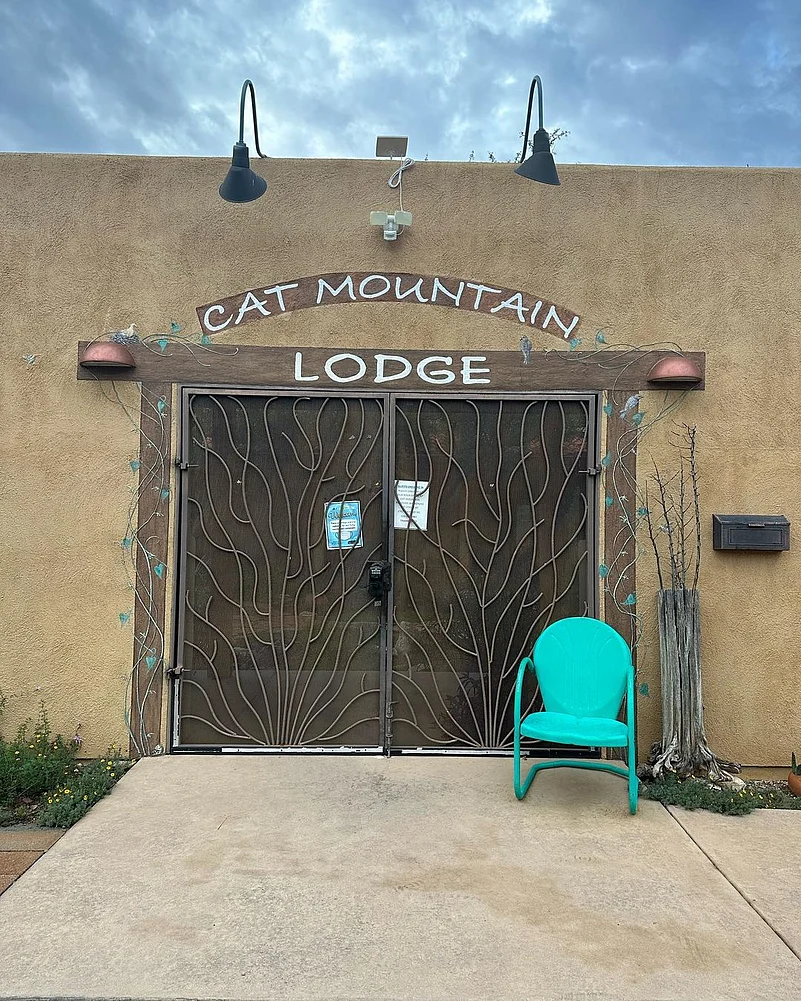 Cat Mountain Lodge, Arizona