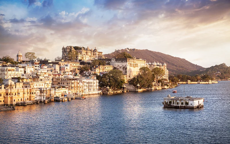 Lake Pichola with view of City Palace