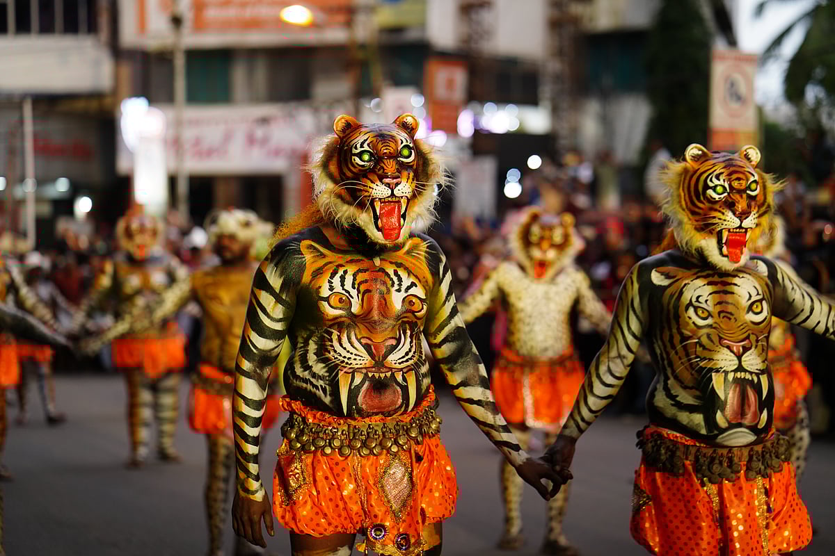 Pulikali folk art Onam tiger dance