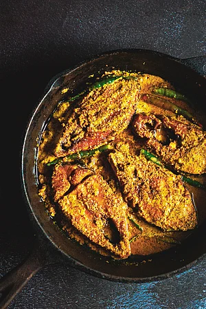 Photo: Shutterstock : A popular Bengali preparation of ilish, shorshe maach
