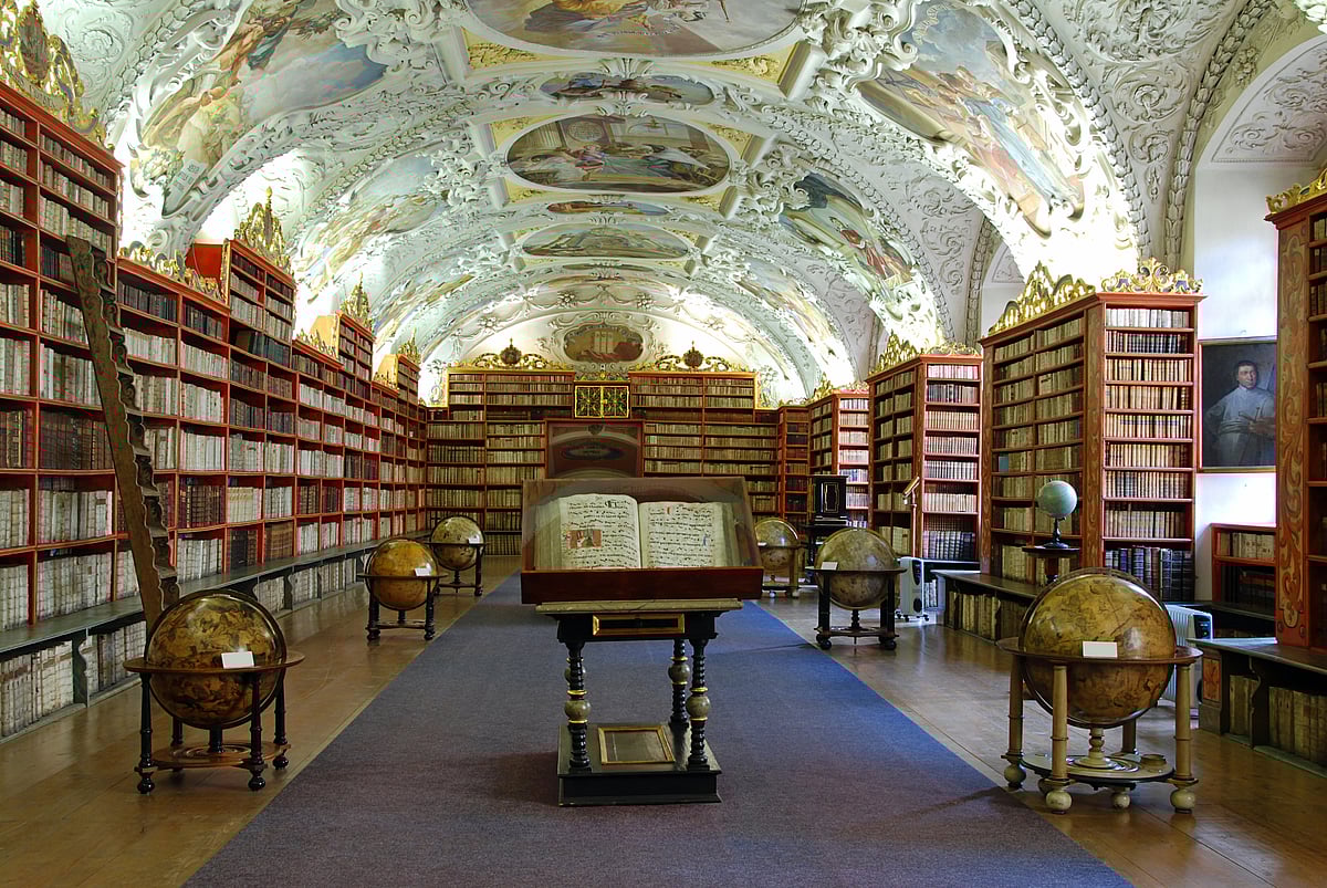 Shutterstock : Baroque Theological Hall