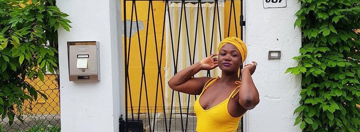 heyparadis/Instagram : Ella Paradis in Burano, Italy