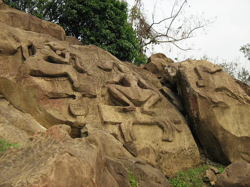 The region is also called the Lost Hill of Faces.