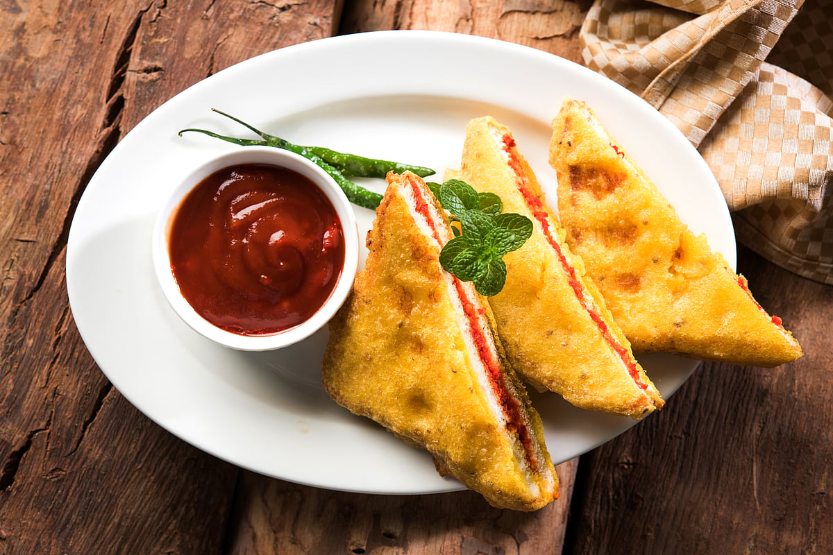 The delicacy of bread pakoda