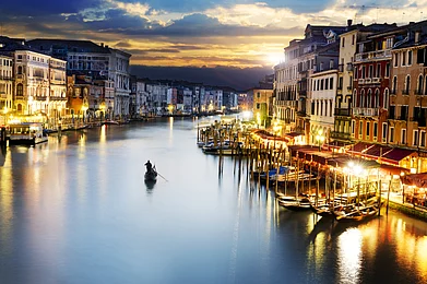 Shutterstock : Vence, Italy