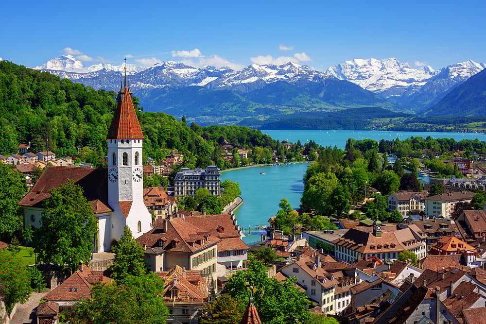 Shutterstock : Top view of the historical Thun city 