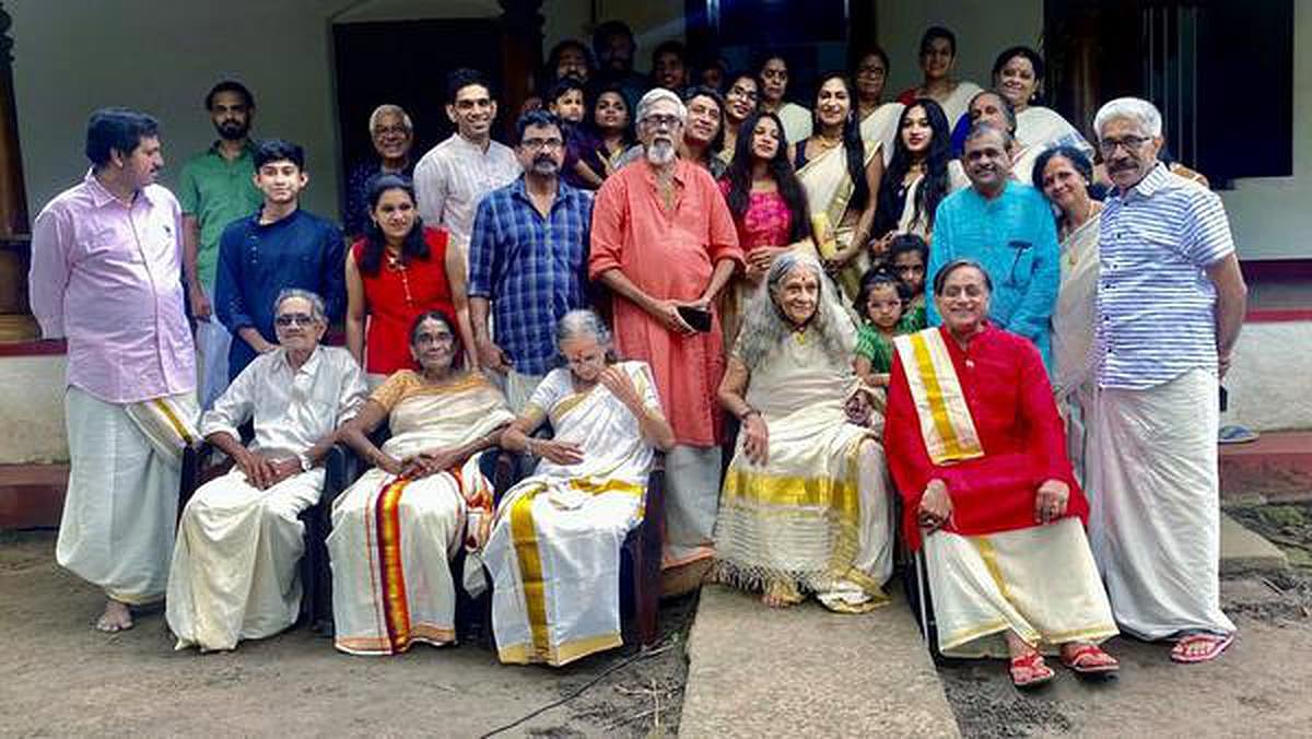 Tharoor celebrating Onam with his family members at his ancestral house at Elavanchery

