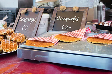 Shutterstock : Sweet, spicy, or crispy, Dutch street food has something for everyone