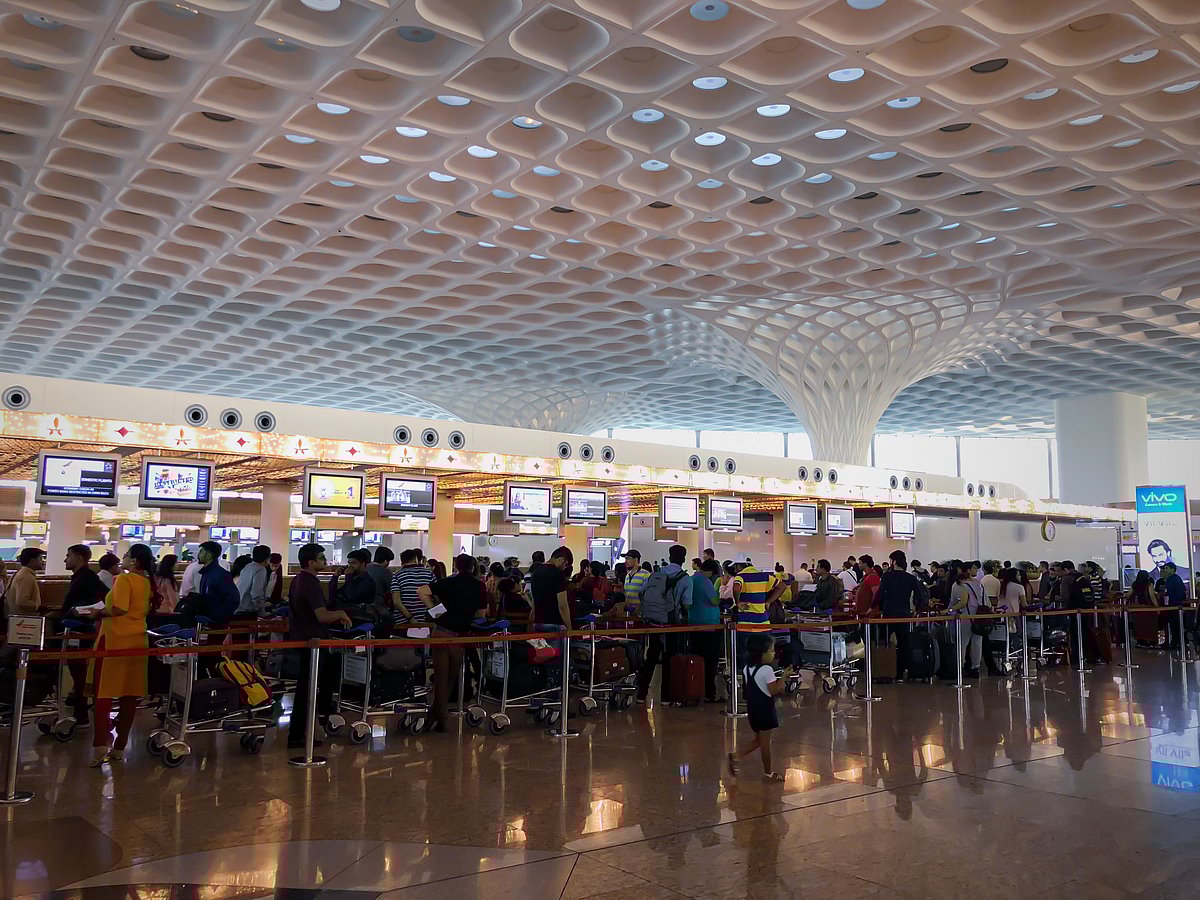 A full queue at Mumbai Airport