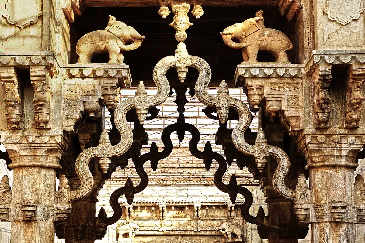 Elephant statues at Raniji Ki Baori