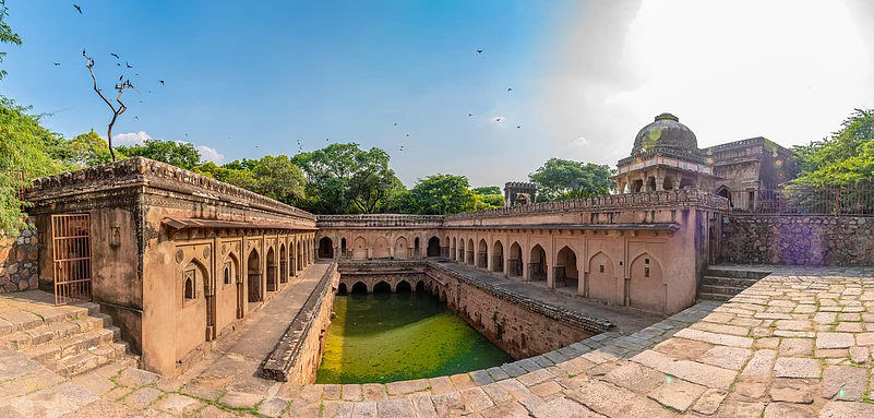 Rajaon Ki Baoli, Delhi