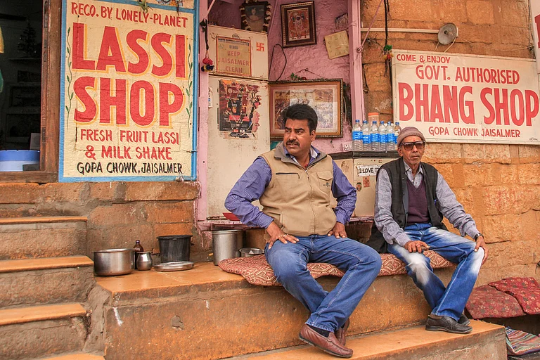 A lassi shop in Jaisalmer - Anelovski / Shutterstock