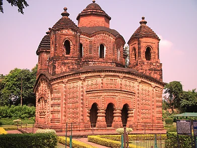 Dr. Indranil Banerjee/Wiki Commons : The incredible beauty of the Shyam Rai Temple in Bishnupur