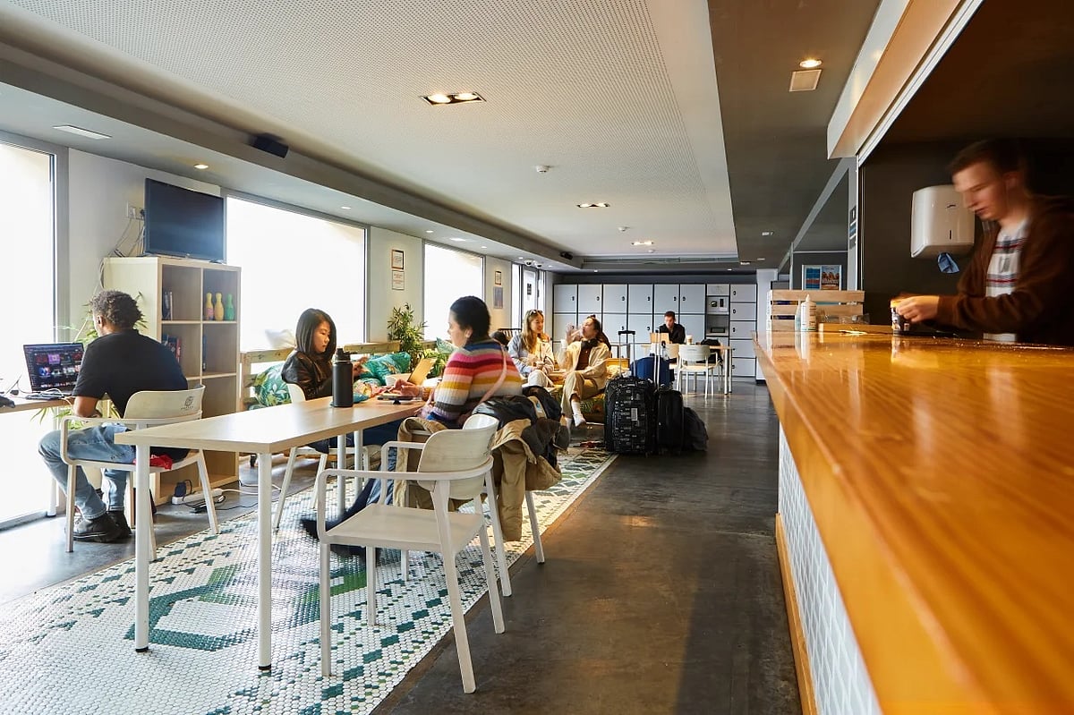 The common area at St. Christophers Barcelona