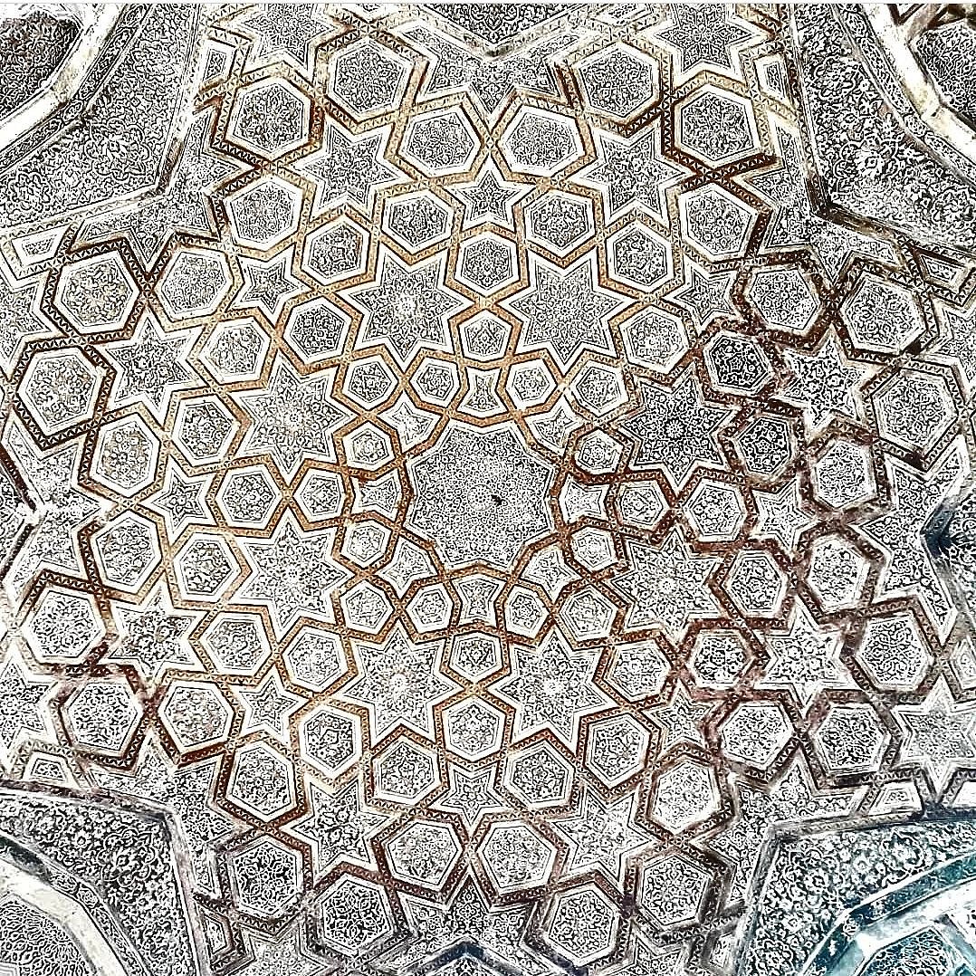 The ceiling of Sunderwala Burj