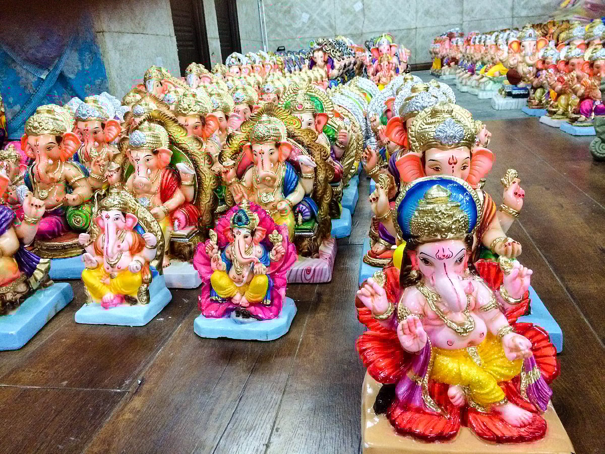 Ved Sutra / Shutterstock : Idols of Ganesha at a shop