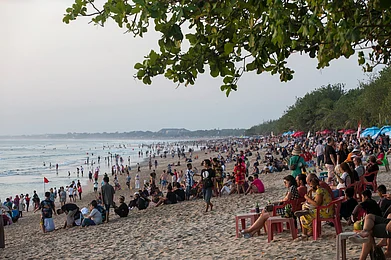 Shutterstock : Kuta beach in Bali