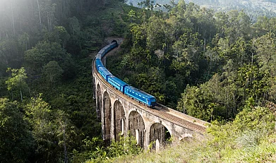 Shutterstock.com : The seven hour Kandy to Ella train journey