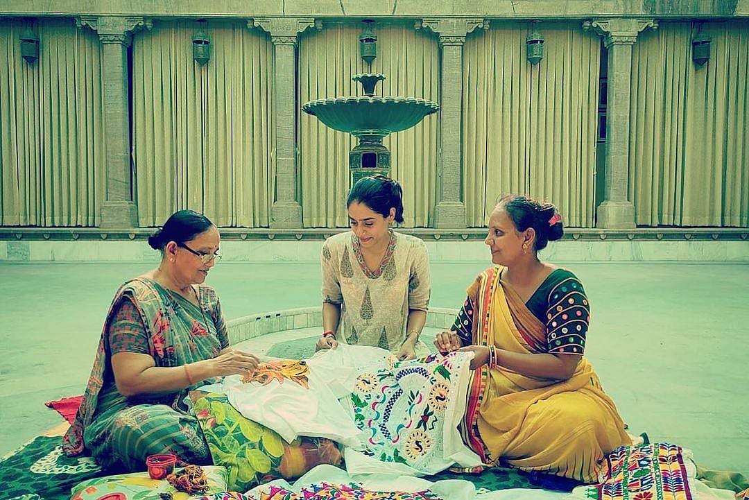 Brijeshwari Kumari Gohil/Instagram  : Brijeshwari Kumari Gohil with the local artisans