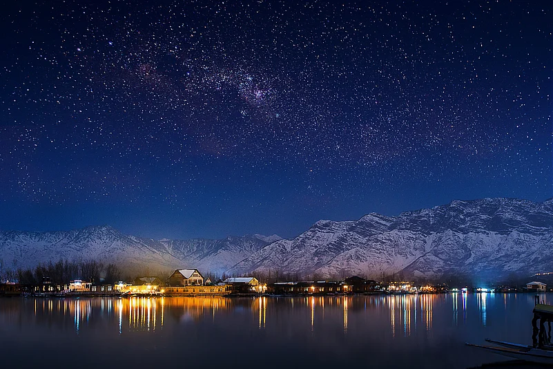 Night view of the Dal Lake