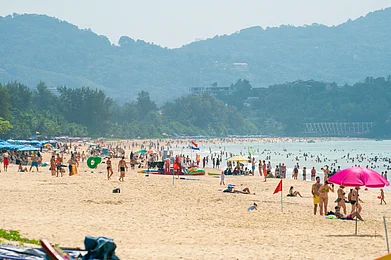 Shutterstock : Karon Beach in Phuket