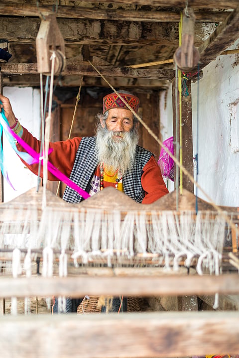 Himachali pattu saree weaver on his loom
