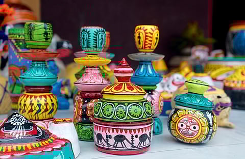 Display of several handicrafts at Raghurajpur