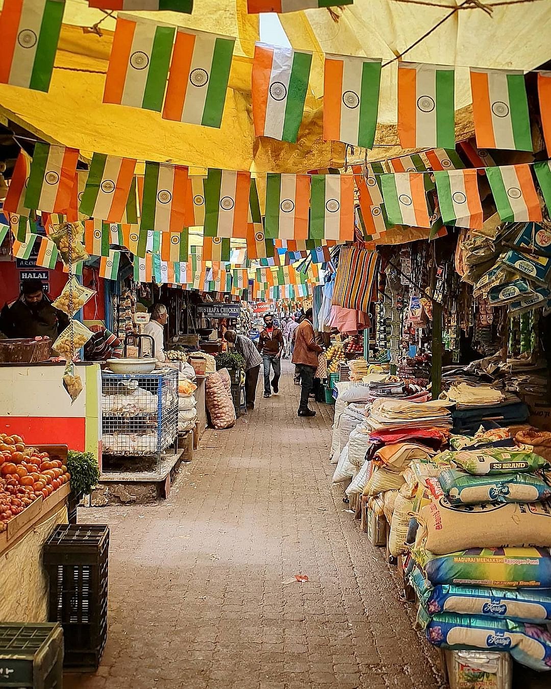 Most local markets in Ooty sell aromatic oils, spices and tea 