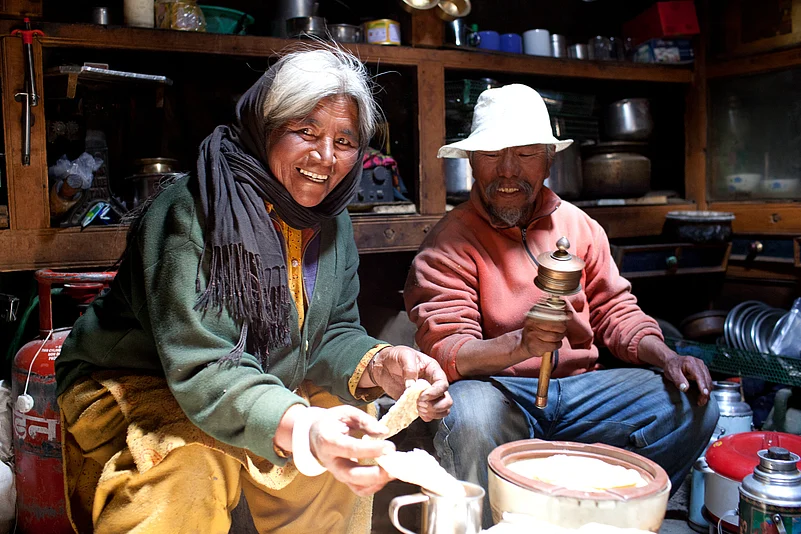 Locals of Spangmik Village