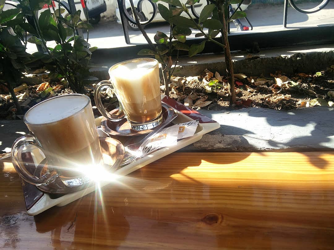 Served in a thick glass mug, with the cream floating nicely on top, the Irish Coffee in Kasauli stays loyal to the deep, rich flavour of the recipe