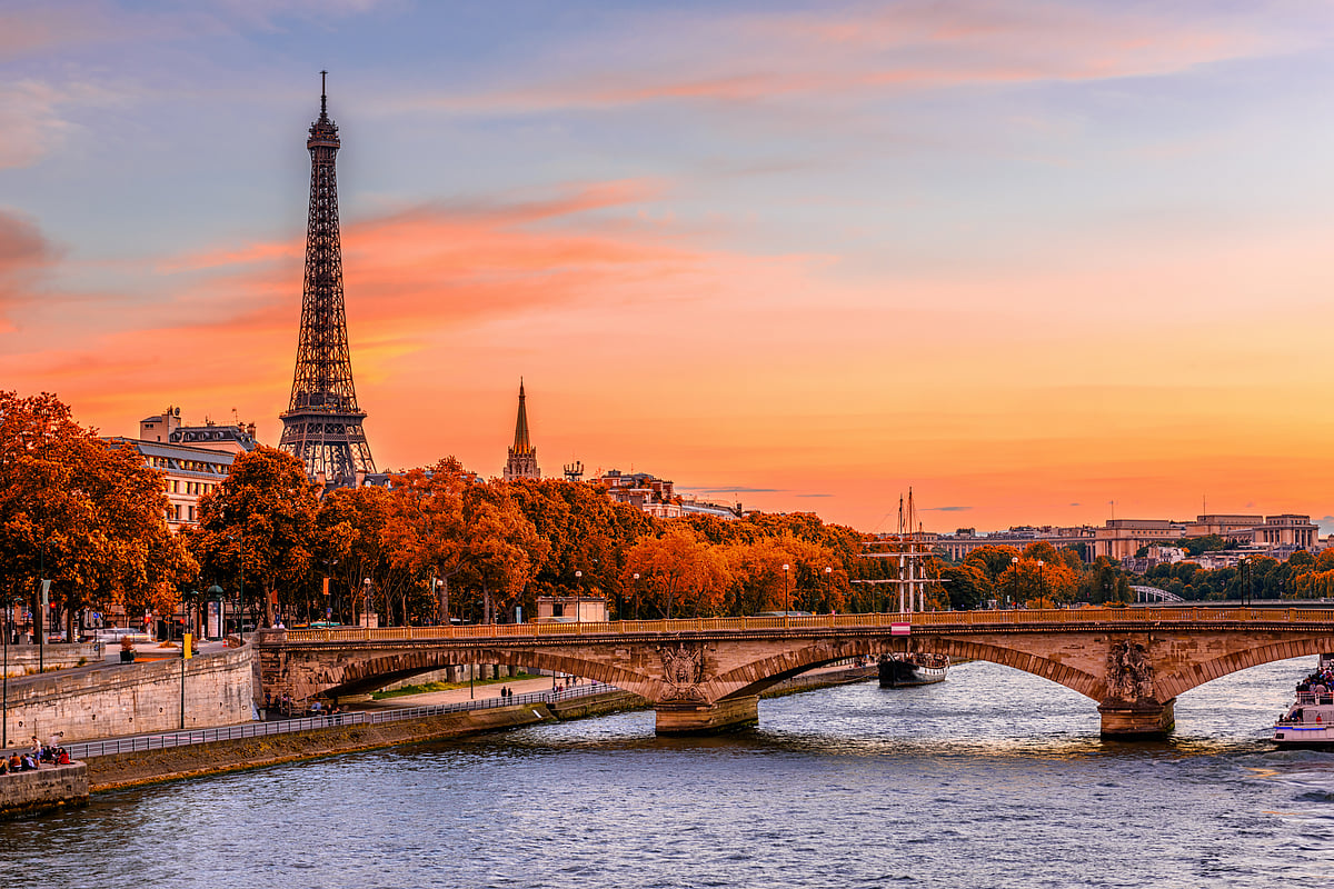 Shutterstock : Paris is one of the most frequently features places in films and series
