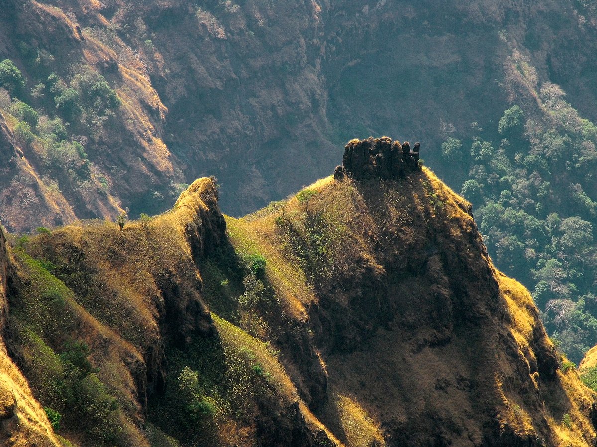 Depositphotos : Mountain ranges of Mahabaleshwar