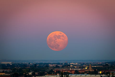 A strawberry supermoon