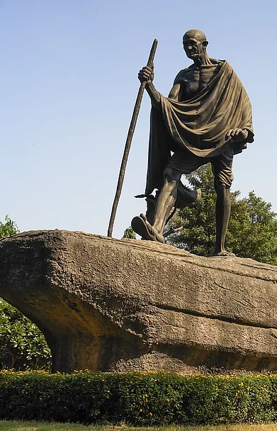 Shutterstock.com : Gandhis statue at Raisina Hills, New Delhi