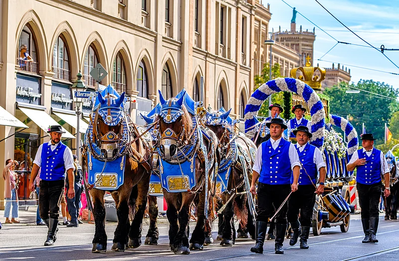 Horse-drawn carriage at the opening of the Oktoberfest 2023