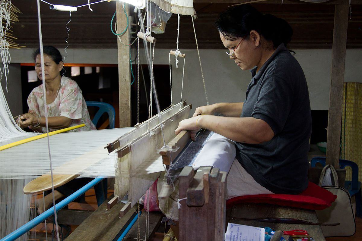 Weaving silk on a handloom