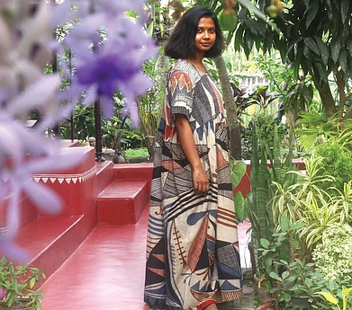 Silpinwita Das : Das in a handspun, handwoven dress with painting in natural colours