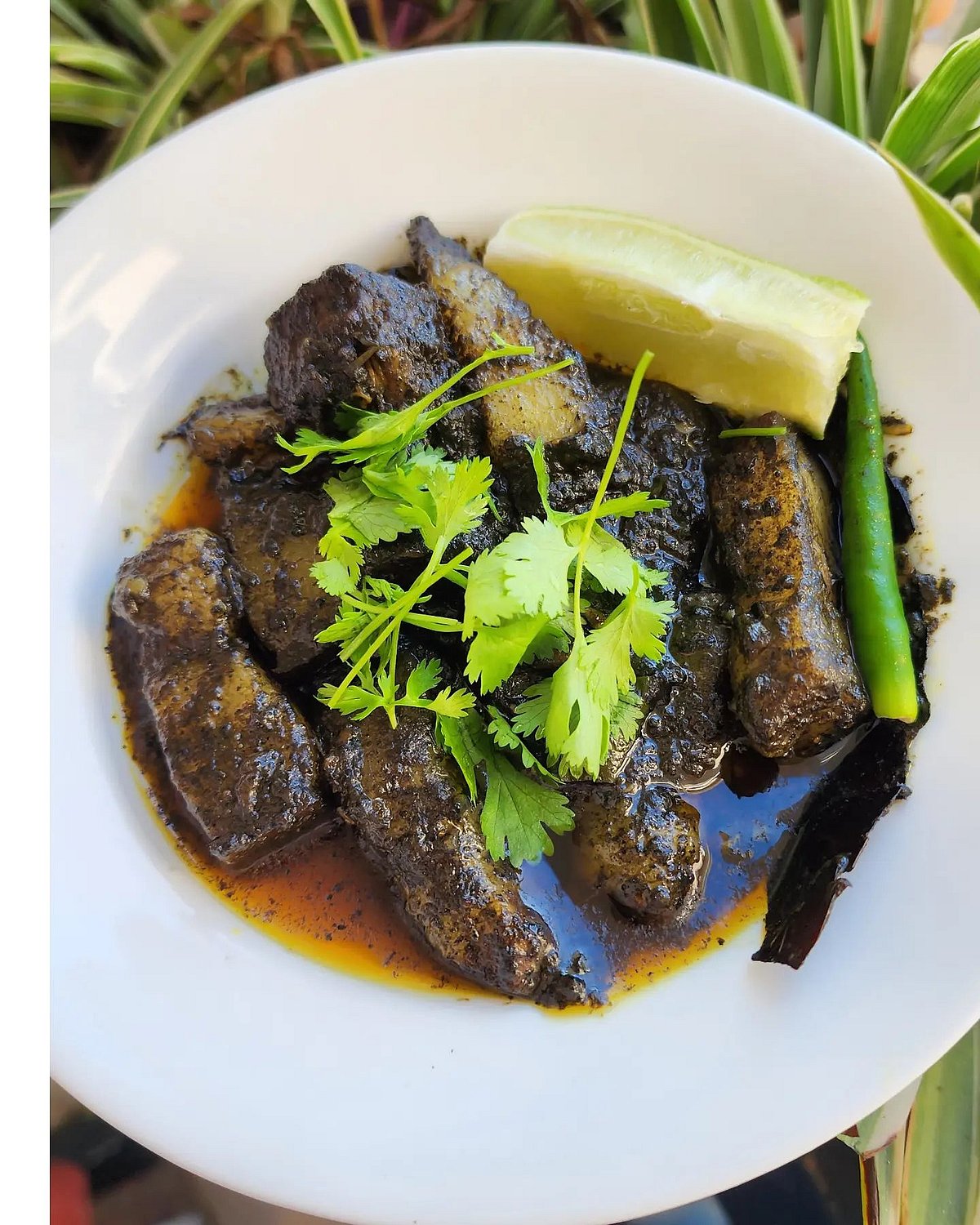 Dohneiiong/pork slow cooked in sessame paste 