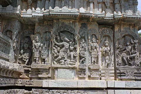 Wall panel sculpture in the Kedareshwara temple at Halebidu