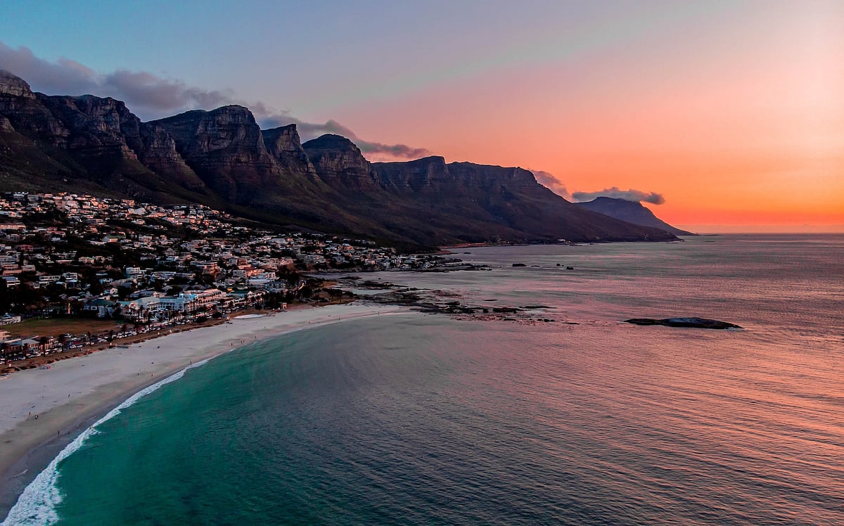 Depositphotos.com : Camps Bay, Cape Town, South Africa
