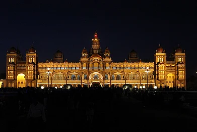 Arian Zwegers/Flickr Commons : The lit-up Mysore Palace during Dasara