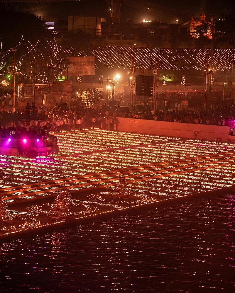 Ram ki Paidi lit up during Deepotsav