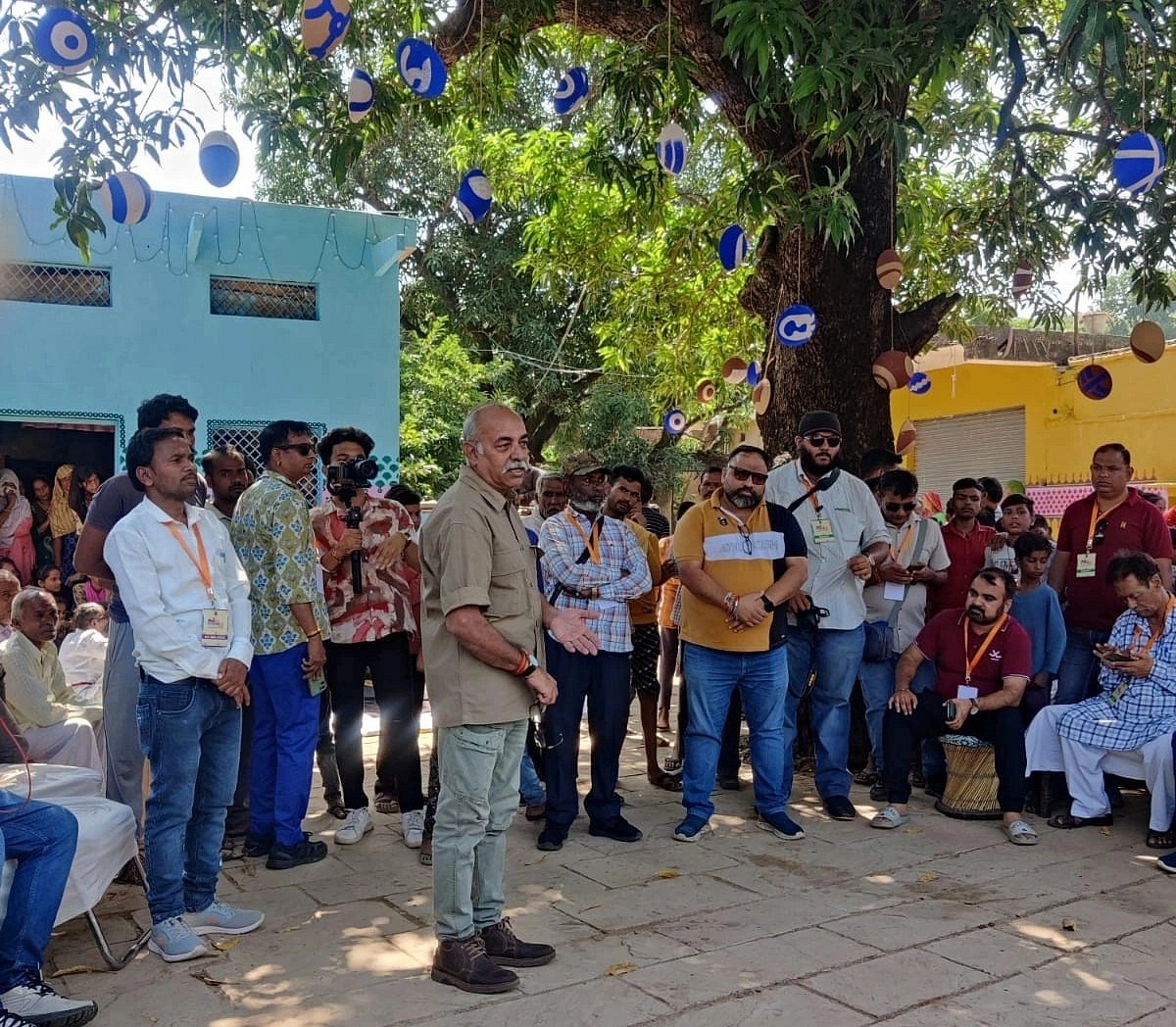 Nagendra Mehta (in brown shirt), Art & Craft Director, MP Tourism Board