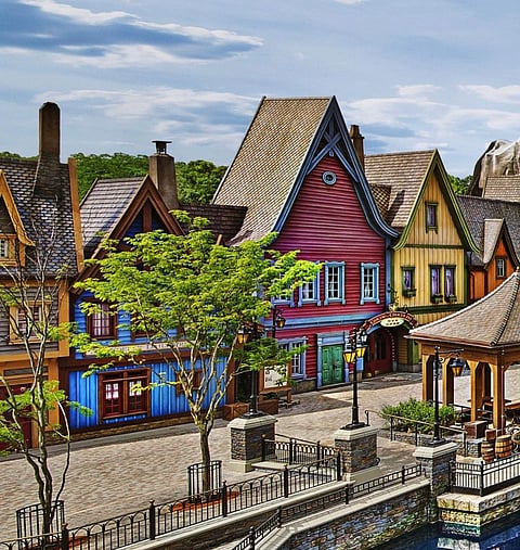 The World Of Frozen will flawlessly merge with Hong Kong's distinctive natural setting
