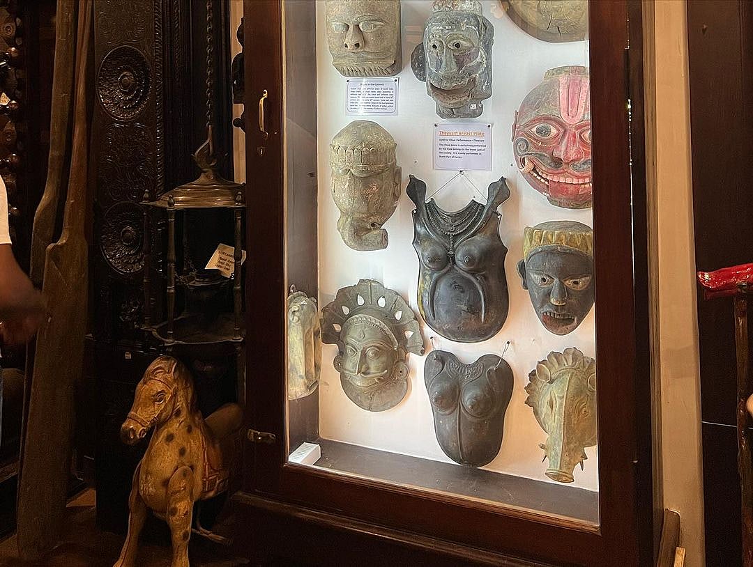 Folklore Theatre and Museum