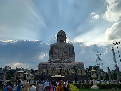 Nirasindhu Desinayak/WikiCommons : The Buddha statue in Bodh Gaya